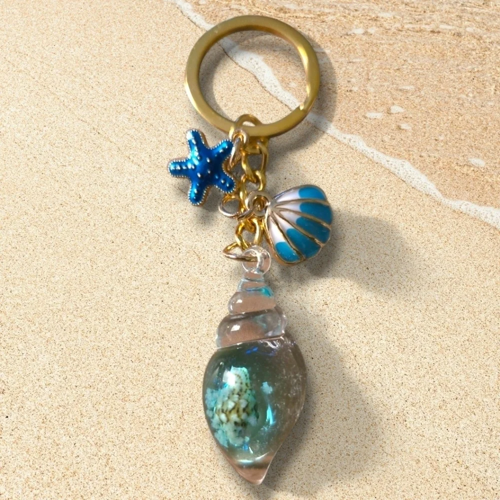 2 'Piece Of The Sea' Seashell Keychains NWT